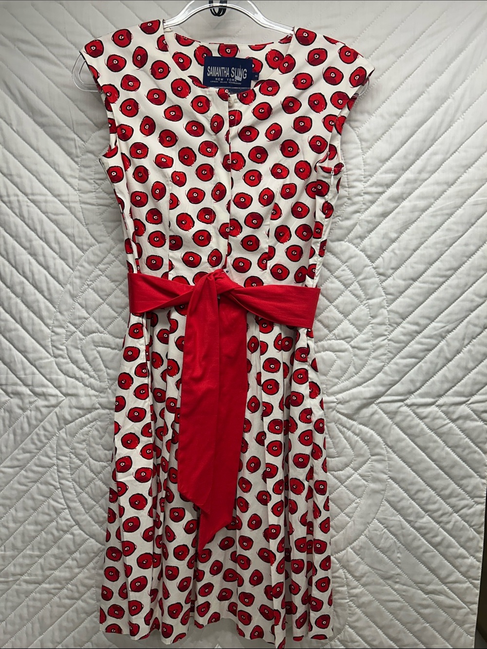 SAMANTHA SUNG White Dress with Red Pop Print and Red Sash
This is new w/o tag